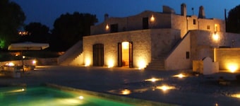 Idyllic olive mill with heated pool, in an olive grove, close to sea and Ostuni