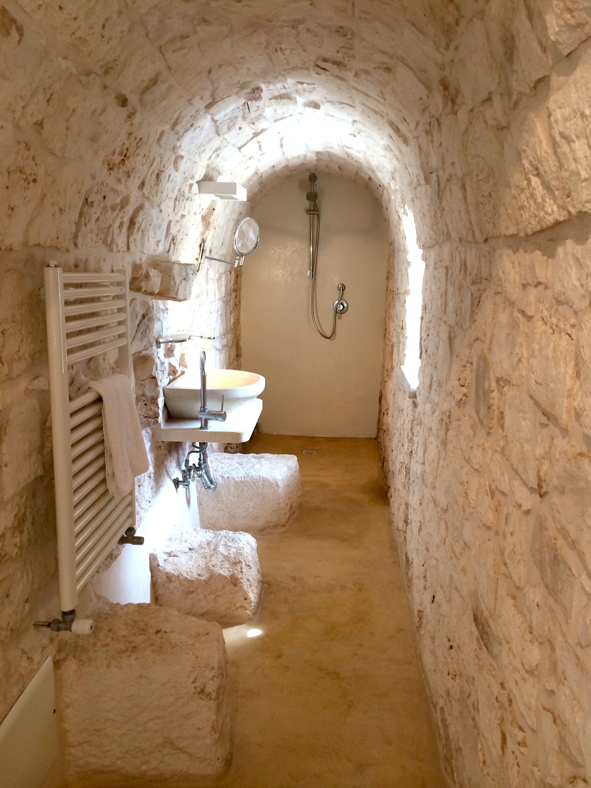 Doccia, asciugacapelli, asciugamani, sapone