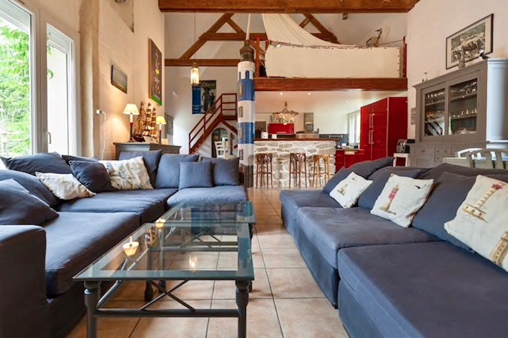 LARGE CHARACTER HOUSE BY THE SEA WITH JACUZZI (VIDEO in photos)