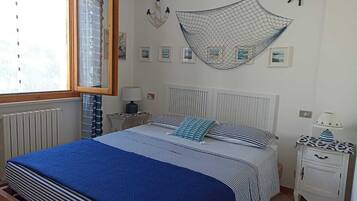 2 Schlafzimmer, Bügeleisen/Bügelbrett, Bettwäsche