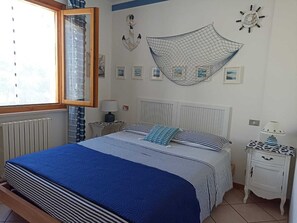 2 多间卧室、客房内保险箱、熨斗/熨衣板、床单