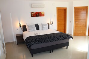 4 Schlafzimmer, Bügeleisen/Bügelbrett, kostenloses WLAN, Bettwäsche