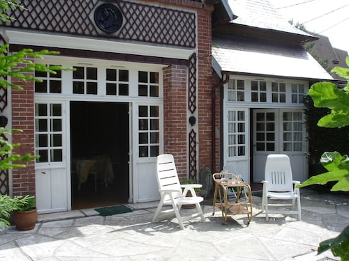 House / Villa  50 meters from the beach - House with character