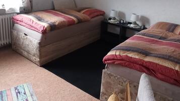 1 bedroom, in-room safe, iron/ironing board, free WiFi