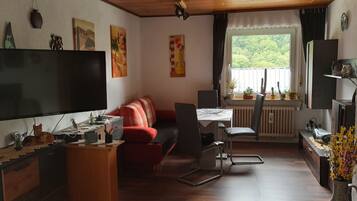 Smart TV, fireplace, music library