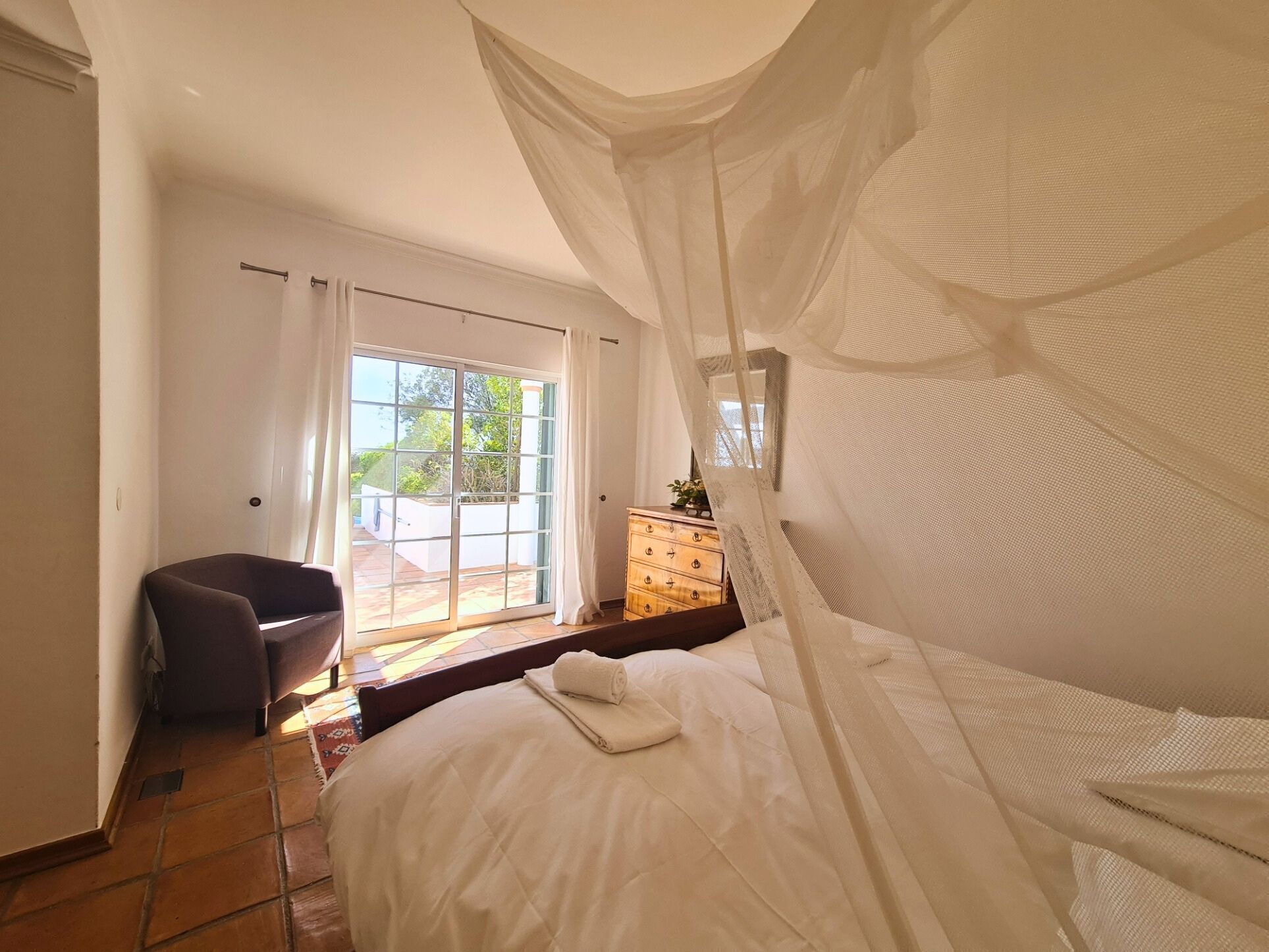 3 bedrooms, in-room safe, iron/ironing board, free WiFi