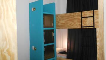 Coffres-forts dans les chambres, Wi-Fi gratuit, draps fournis