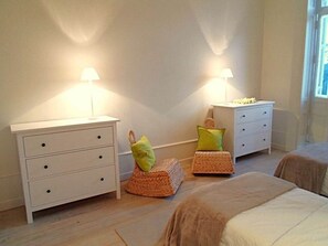 7 bedrooms, iron/ironing board, travel cot, free WiFi