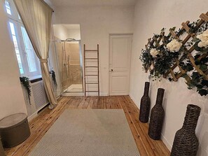 Interior - Le Manoir d’Isly 18e siècle - Piscine - 18/20 pers (Excideuil)