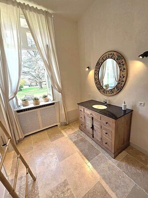 Interior - Le Manoir d’Isly 18e siècle - Piscine - 18/20 pers (Excideuil)