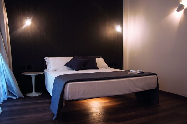 Deluxe Double Room, 1 Queen Bed, Non Smoking, City View (O deluxe)