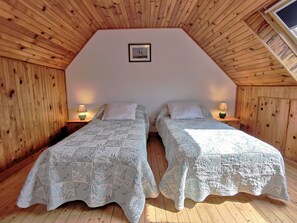 2 habitaciones, tabla de planchar con plancha, cuna de viaje y wifi