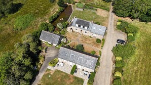 Unclassified image, 2 of 14, button - The stable, quiet house in the bay of Dournenez (Quéménéven)