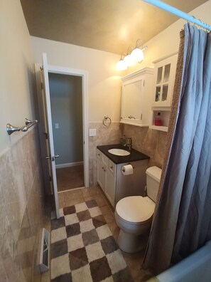 淋浴/盆浴组合、卫生纸