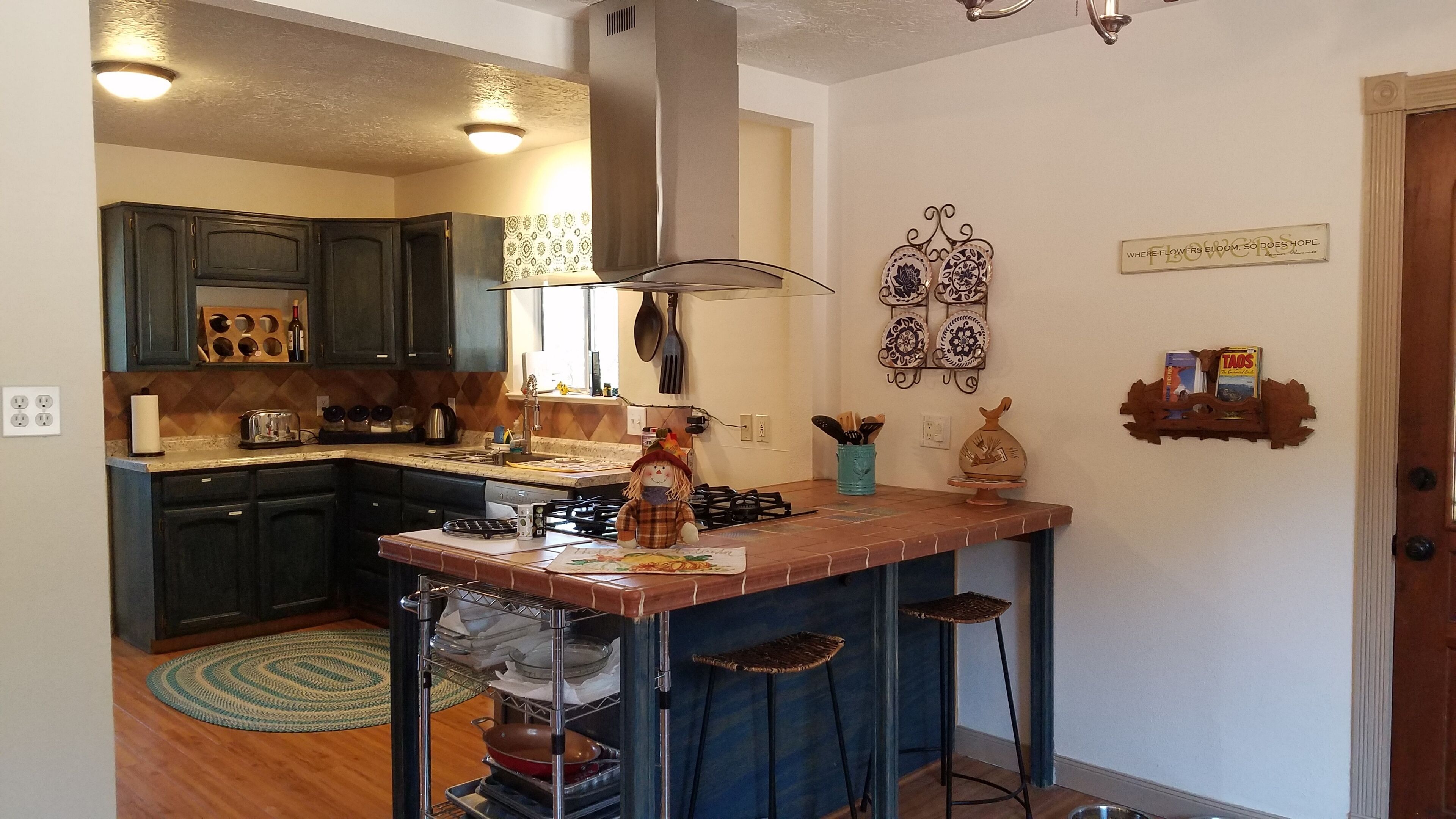 Mountain Escape for Relaxation, 20 min to ABQ, 40 min to Slopes