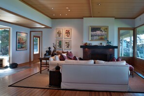 TV, fireplace, DVD player, table tennis