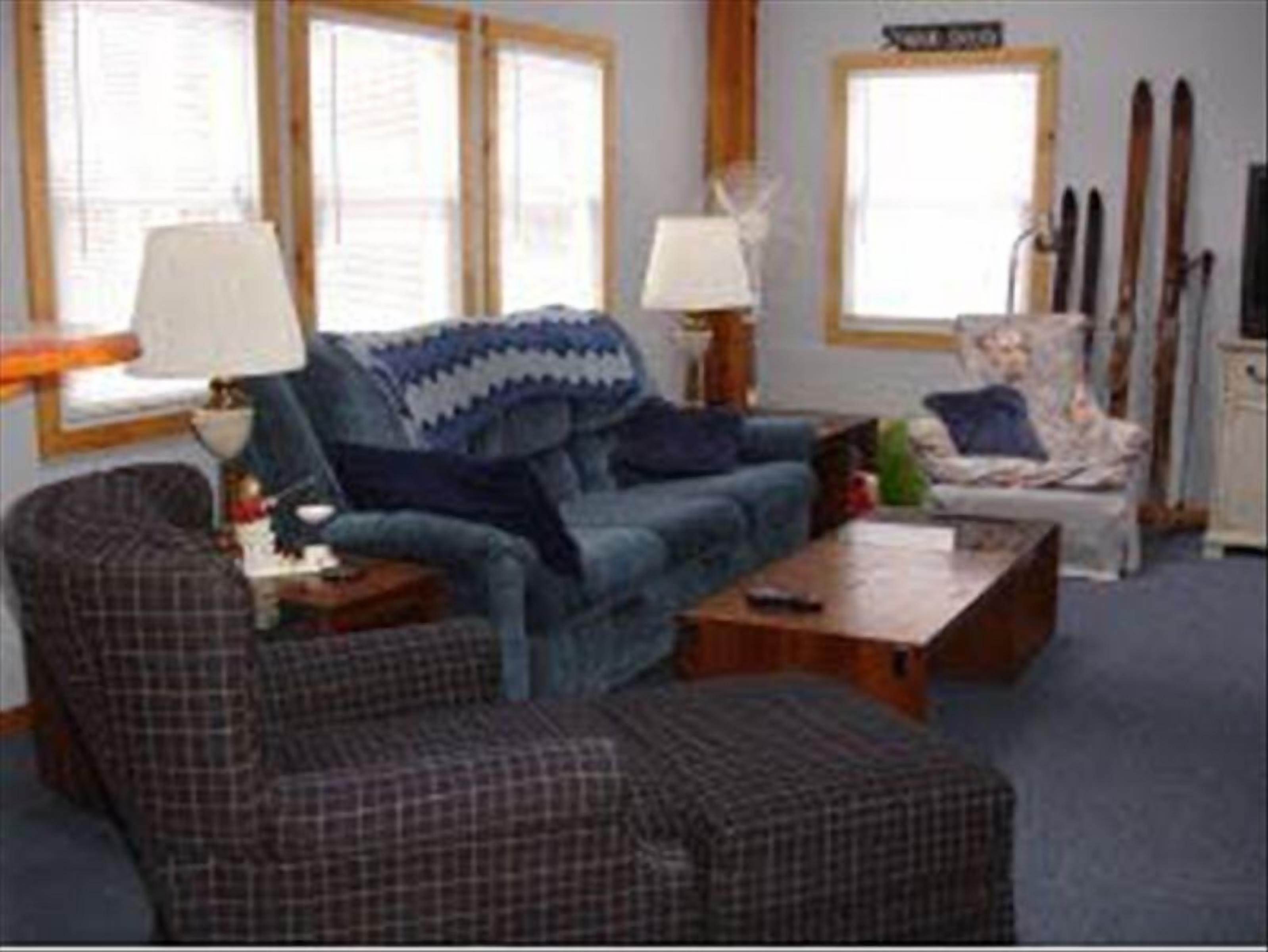 Killington Area Private Home, 3 Bd, 2 BR, Sleeps 11+