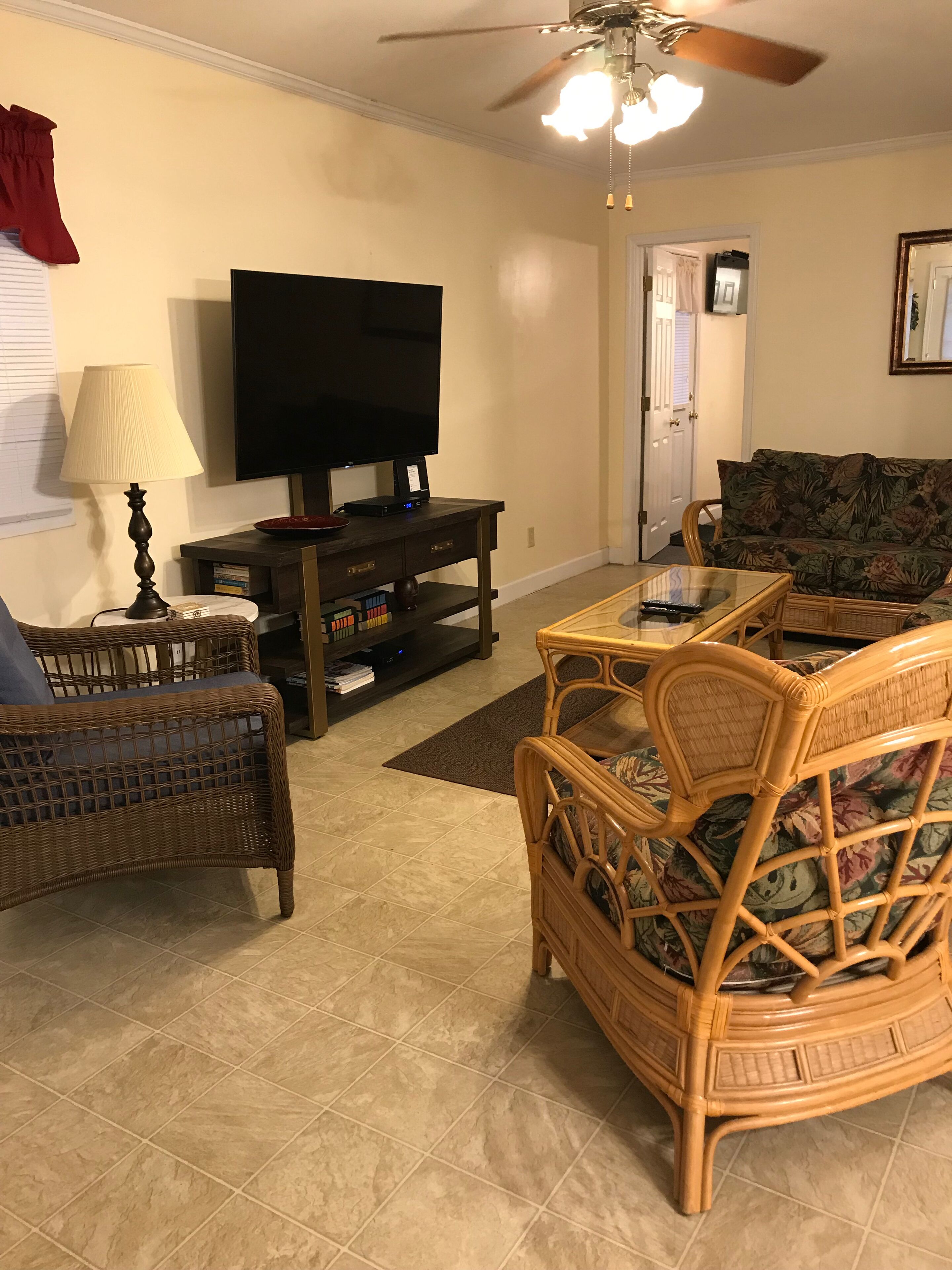 3 Bedroom, 2 Bath- sleeps 7 -Ocean Lakes Campground- WIFI- Pet Friendly
