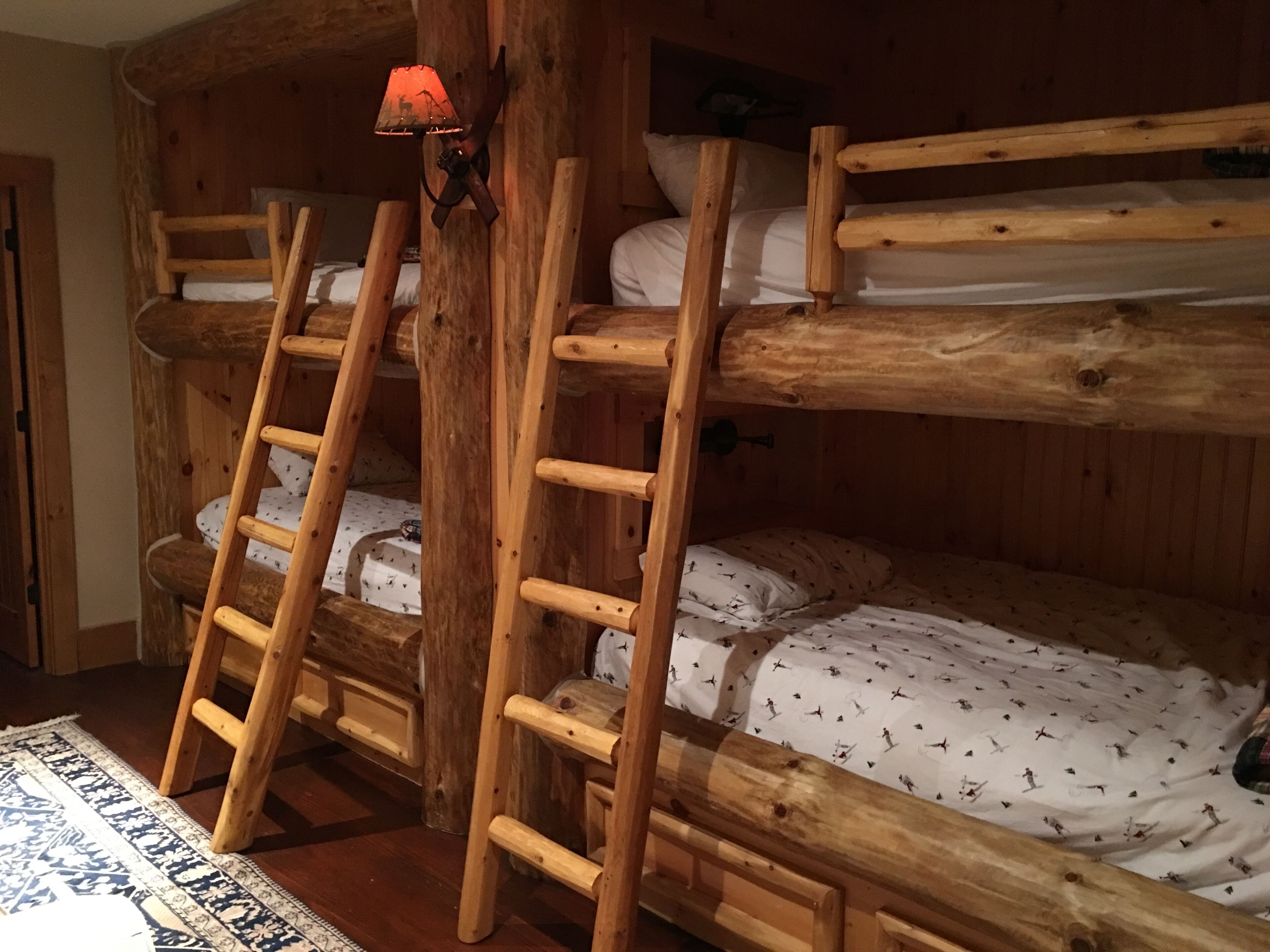 Windham Log Cabin on 35 Acres. Family friendly.