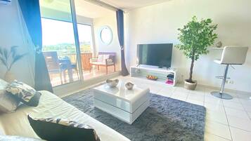 1 bedroom, in-room safe, iron/ironing board, free WiFi