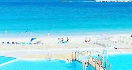 FANTASTISCHE WASSERFRONT VOLL OZEAN UND STRANDANSICHT - KÖNIG GRÖSSE - 4 STERNE