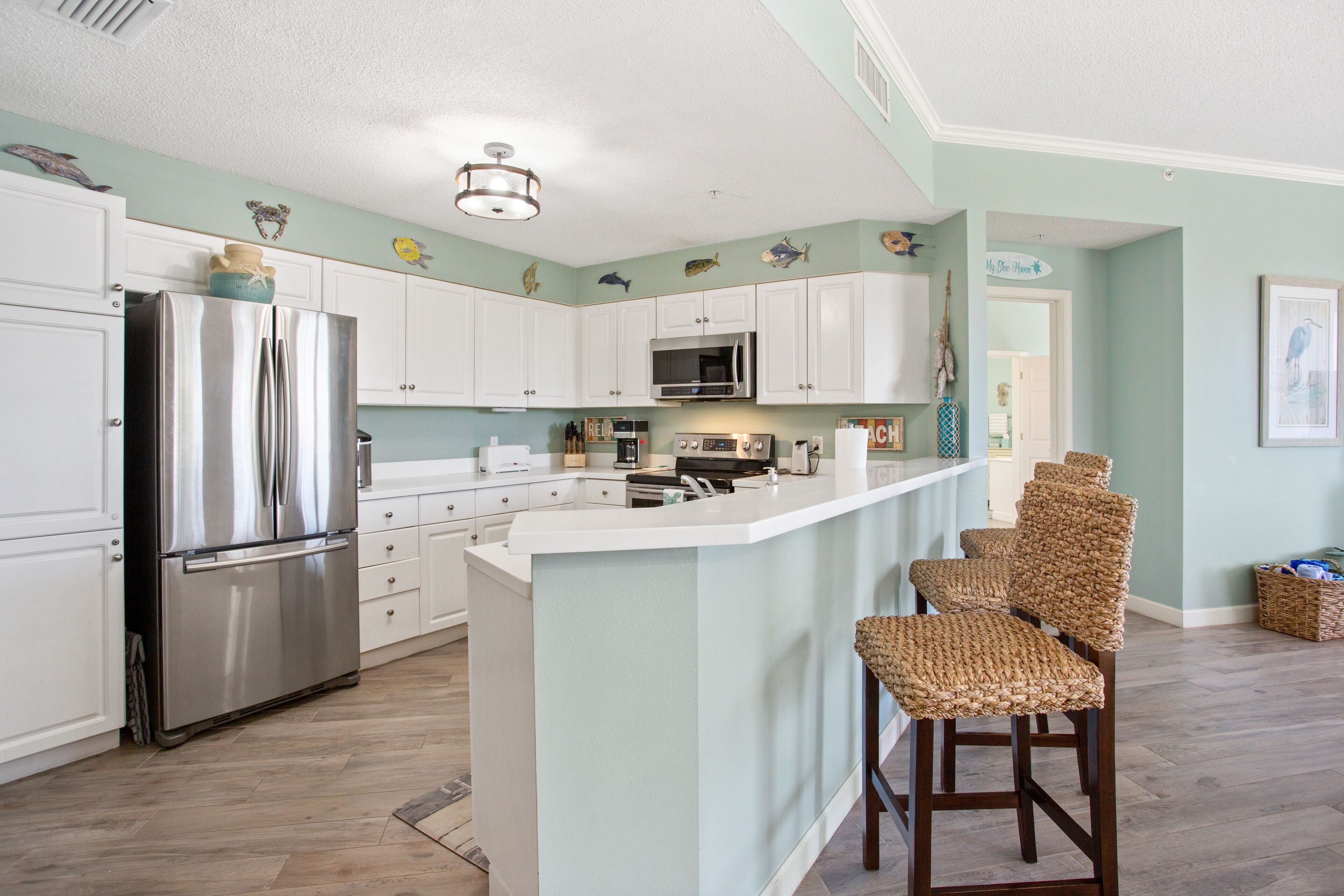 'My Blue Haven' in Beachfront Building! FREE Beach setup March-October!