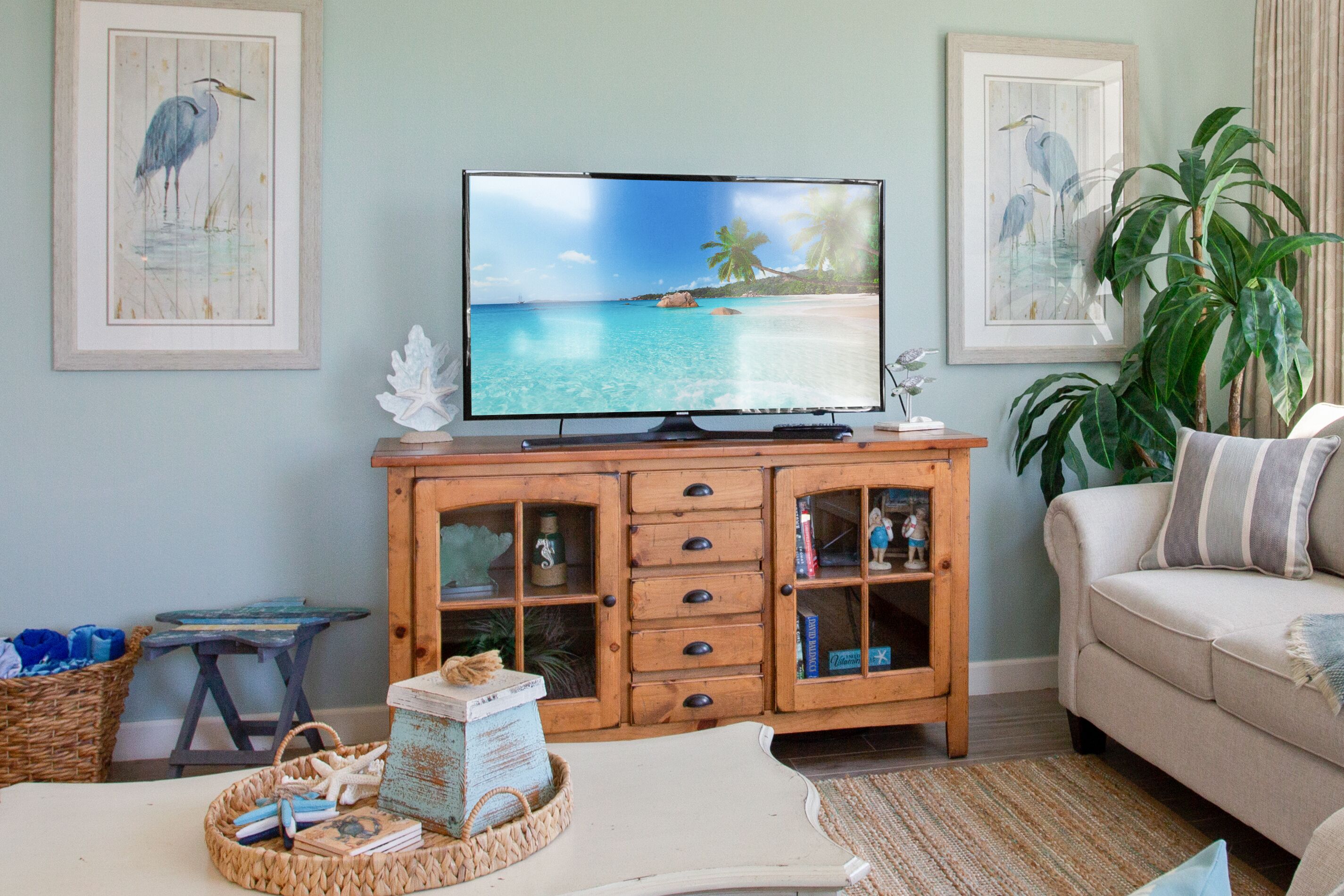 'My Blue Haven' in Beachfront Building! FREE Beach setup March-October!