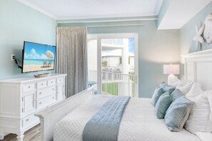 3 bedrooms, desk, iron/ironing board, travel cot