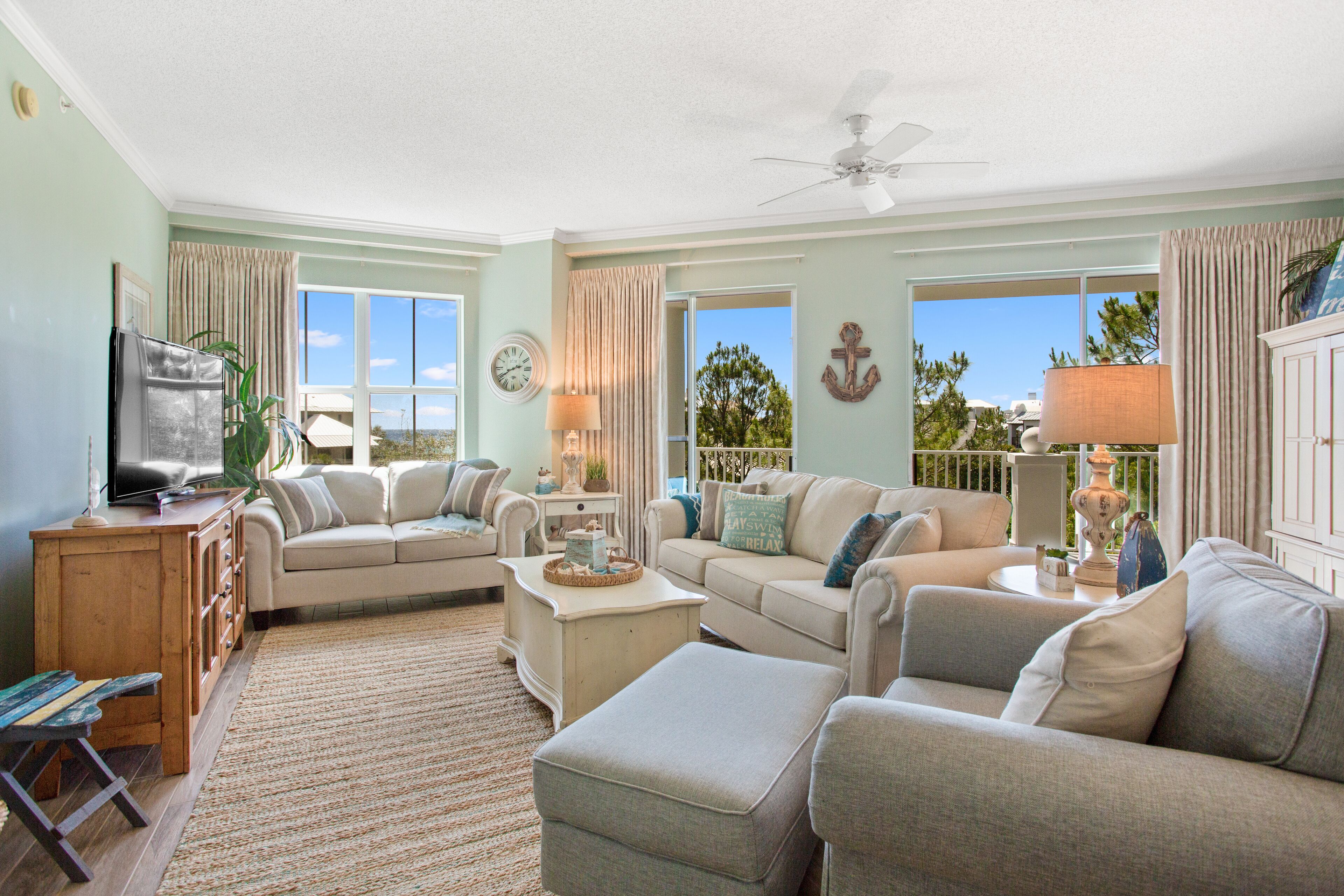 'My Blue Haven' in Beachfront Building! FREE Beach setup March-October!