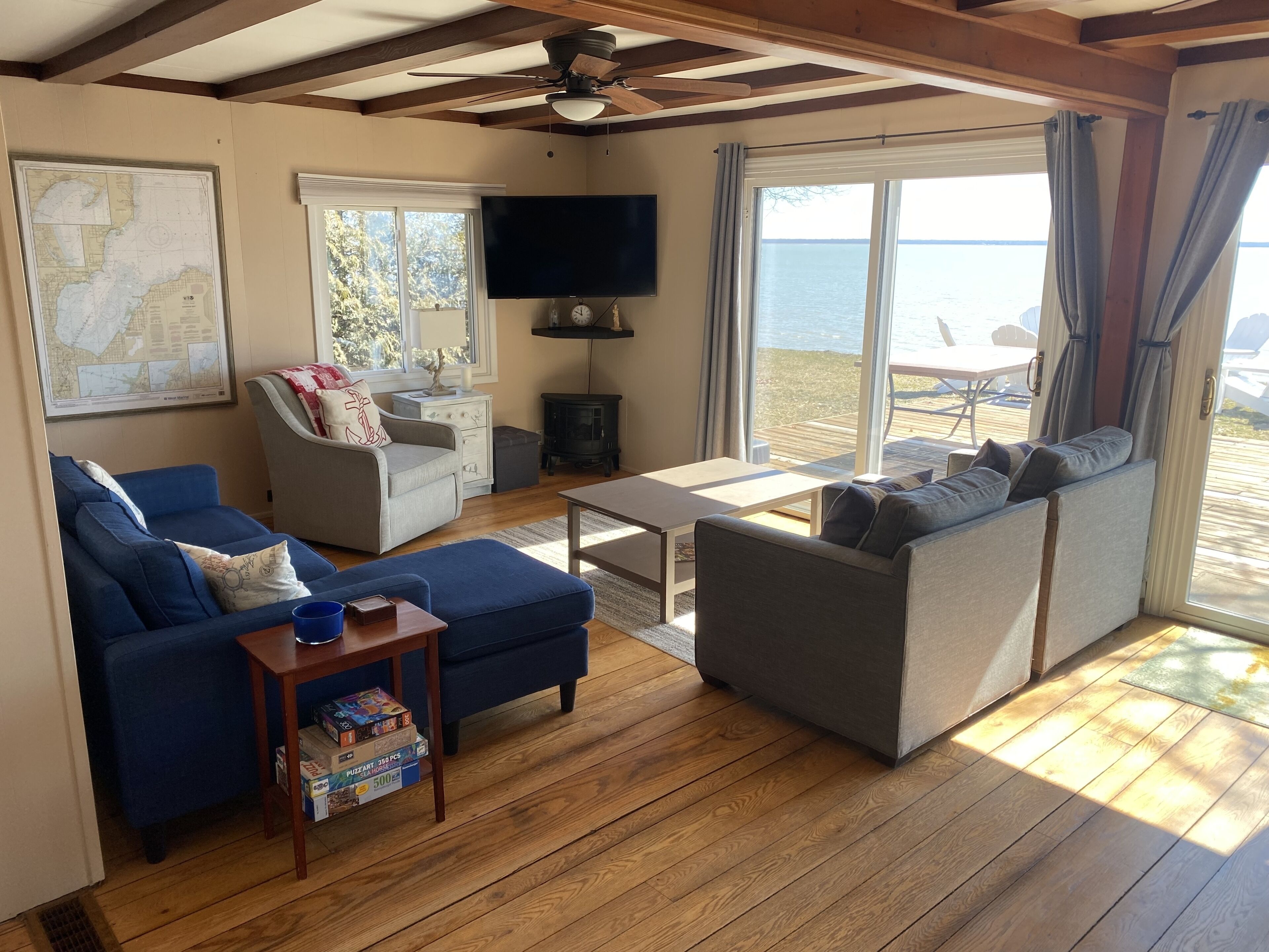 Waterfront Sand Point Cottage on Wild Fowl Bay