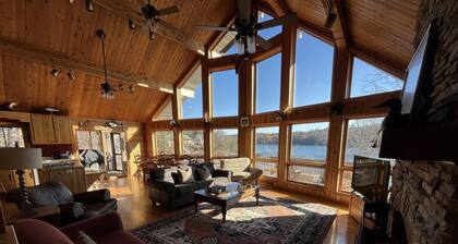 Smith Lake Family Getaway - Amazing Views, Kayaks & Game Room