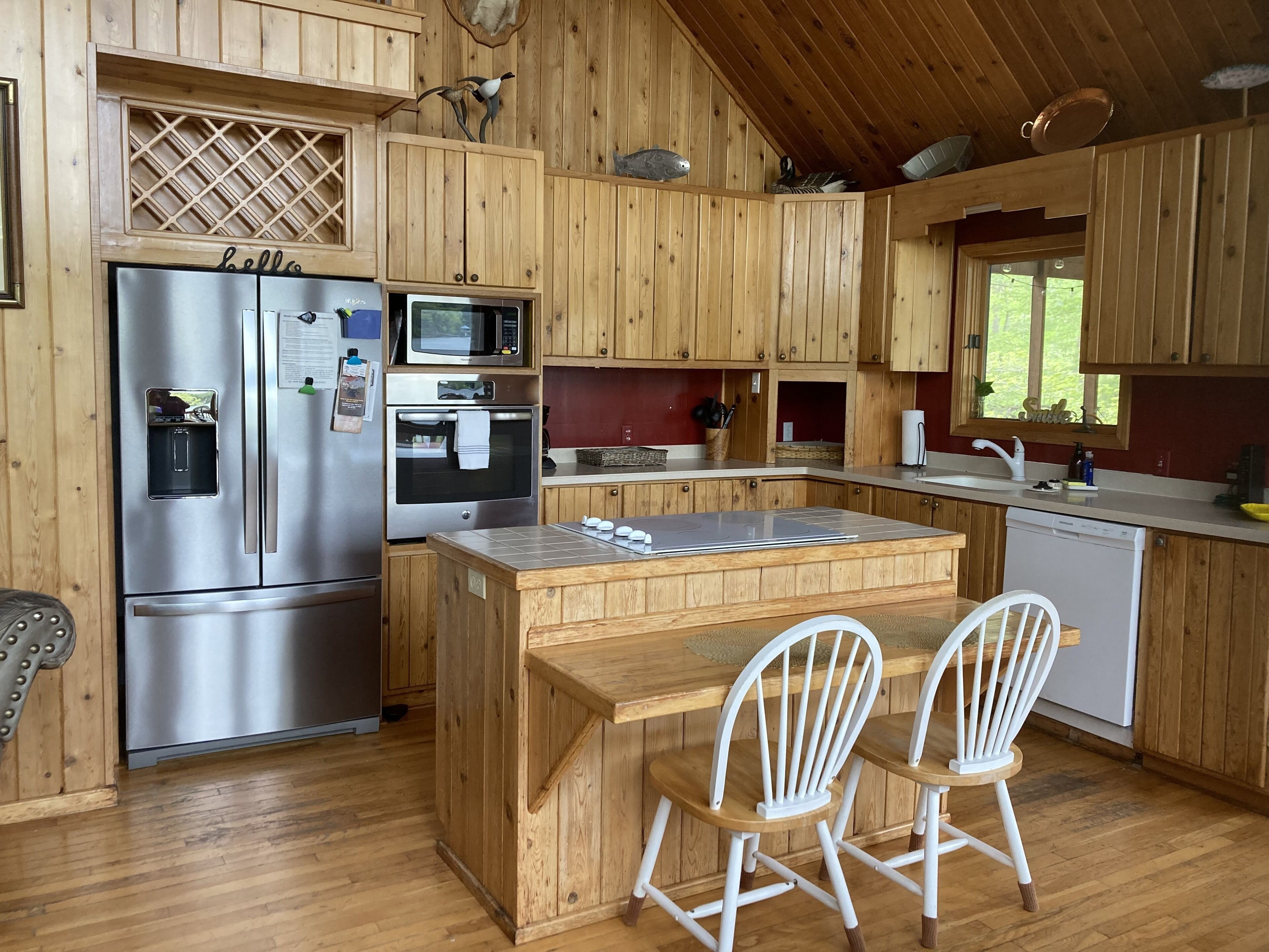 Smith Lake Family Getaway w/ Amazing Views, Kayaks and Game Room!