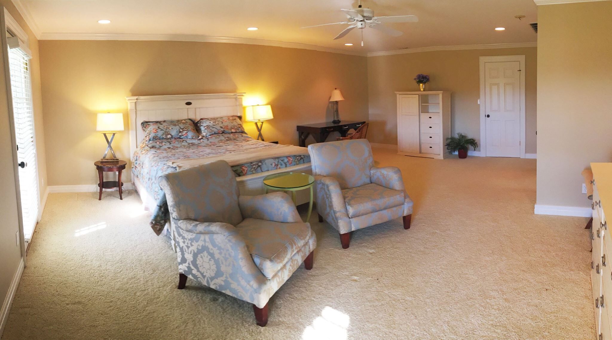 Queenslake Mansion and Horse Farm