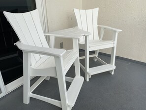 Property grounds - Gulf Front Tropical Paradise - perfect set up right on the beach (Madeira Beach)