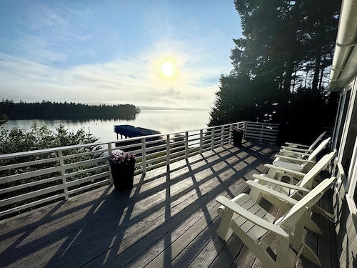 Oceanfront Retreat in Dyers Bay mit atemberaubenden Sonnenuntergängen