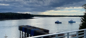 Oceanfront Retreat sur Dyers Bay avec des couchers de soleil incroyables