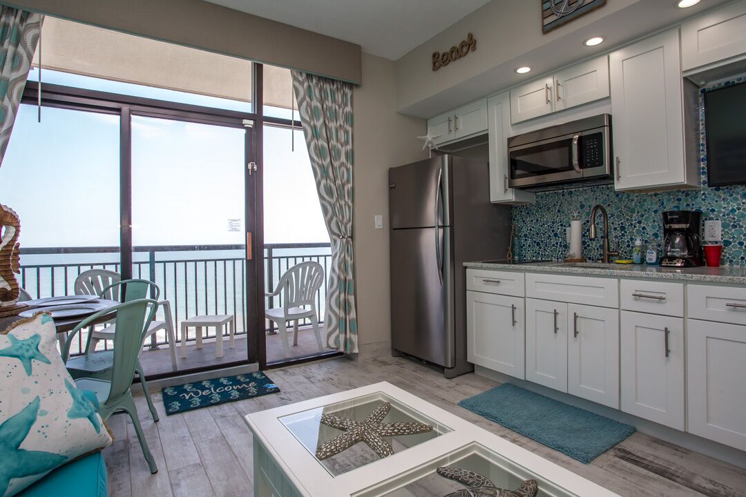 DIRECT OCEANFRONT Penthouse! NO Resort or Parking Fees! 