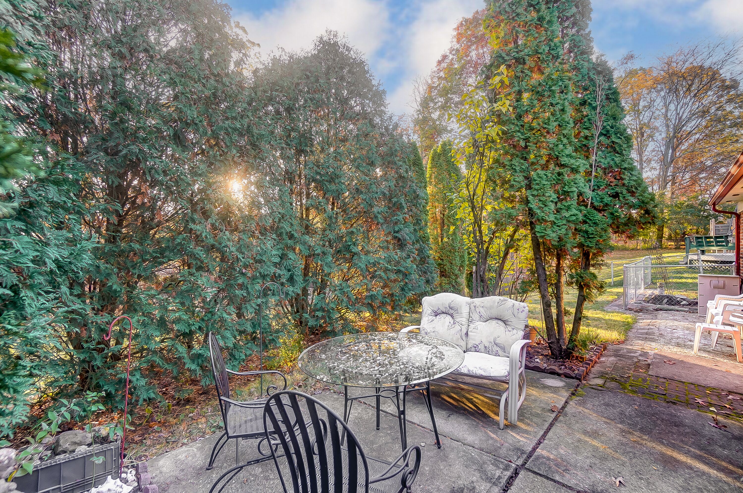 Outdoor dining