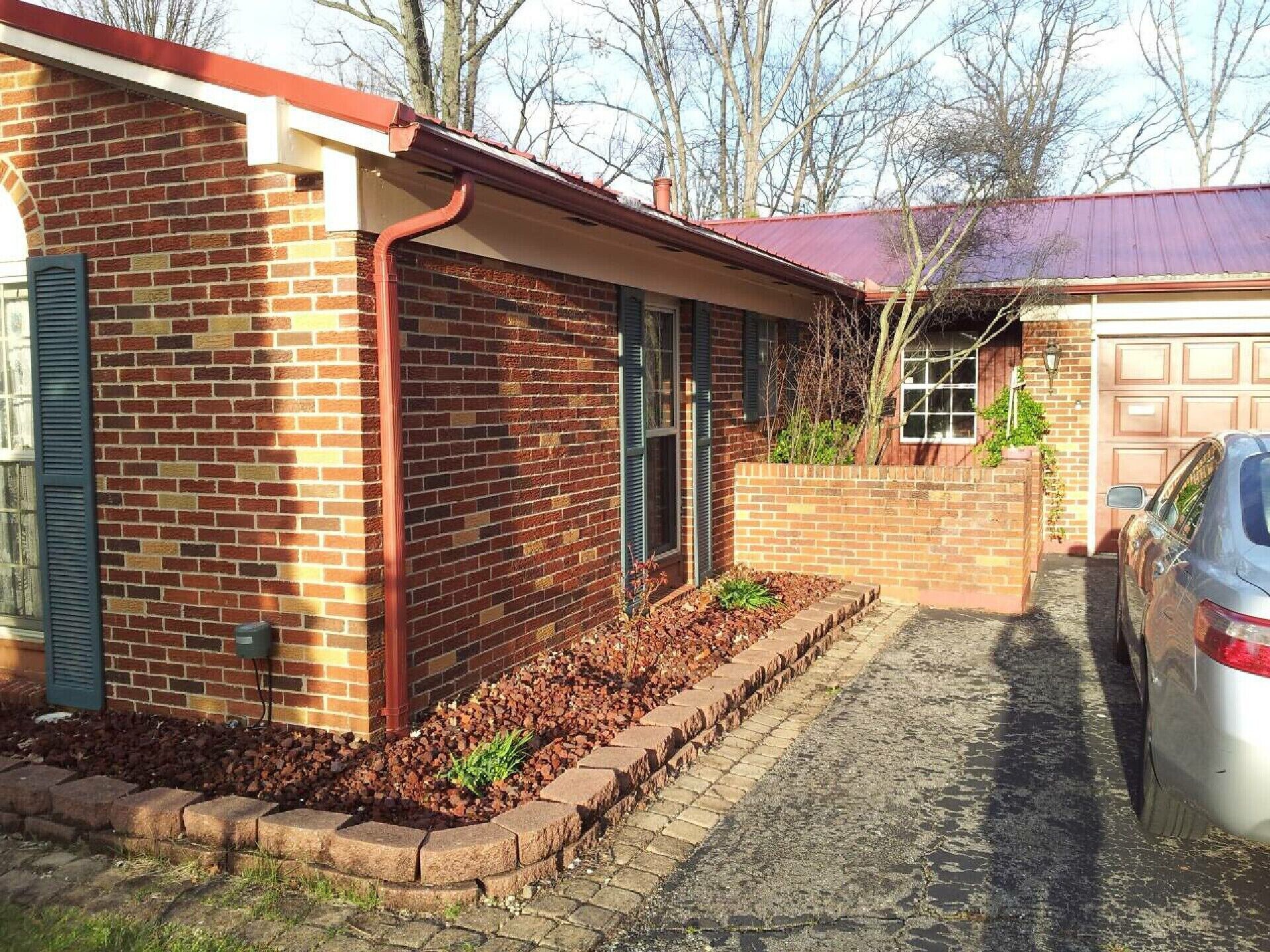 4 BEDROOMS WHOLE HOUSE +WiFi GREAT LOCATION