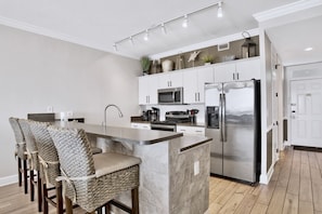 Fridge, microwave, oven, stovetop - Regency Isle 606 | Orange Beach, AL (Orange Beach)