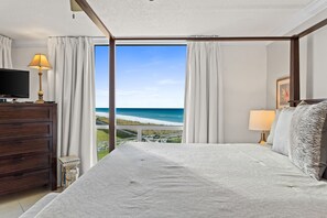 2 bedrooms, in-room safe, iron/ironing board, free WiFi