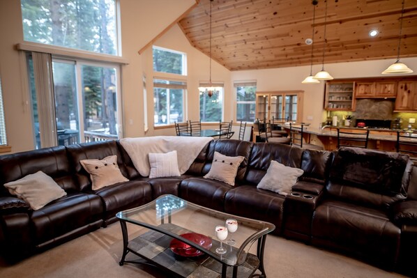 Smart TV, fireplace, DVD player