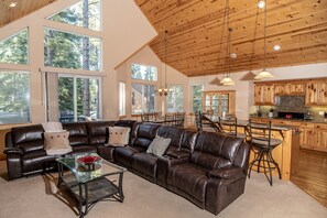 Smart TV, fireplace, DVD player