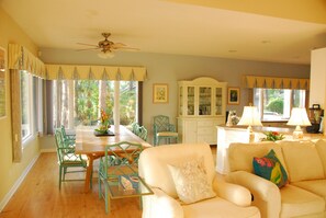 Dining - 10%off wk,Private Acre Est, Heated Pool/Spa, PickleBall, Screenporch ,near beach (Hilton Head Island)