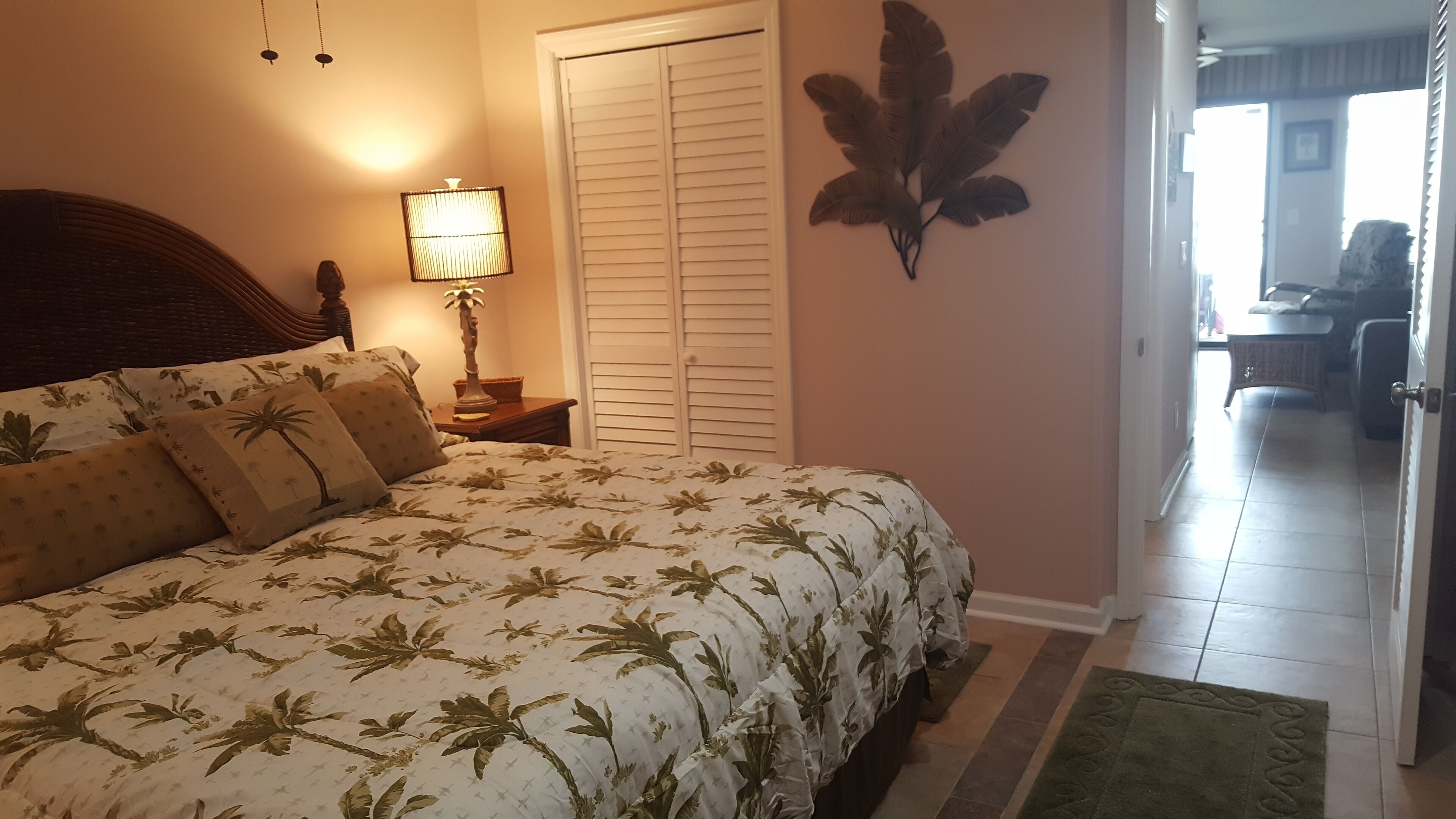 **DIRECT OCEANFRONT**AWESOME VIEW**2 SUMMER WKS OPEN....BOOK YOUR FALL STAY NOW*