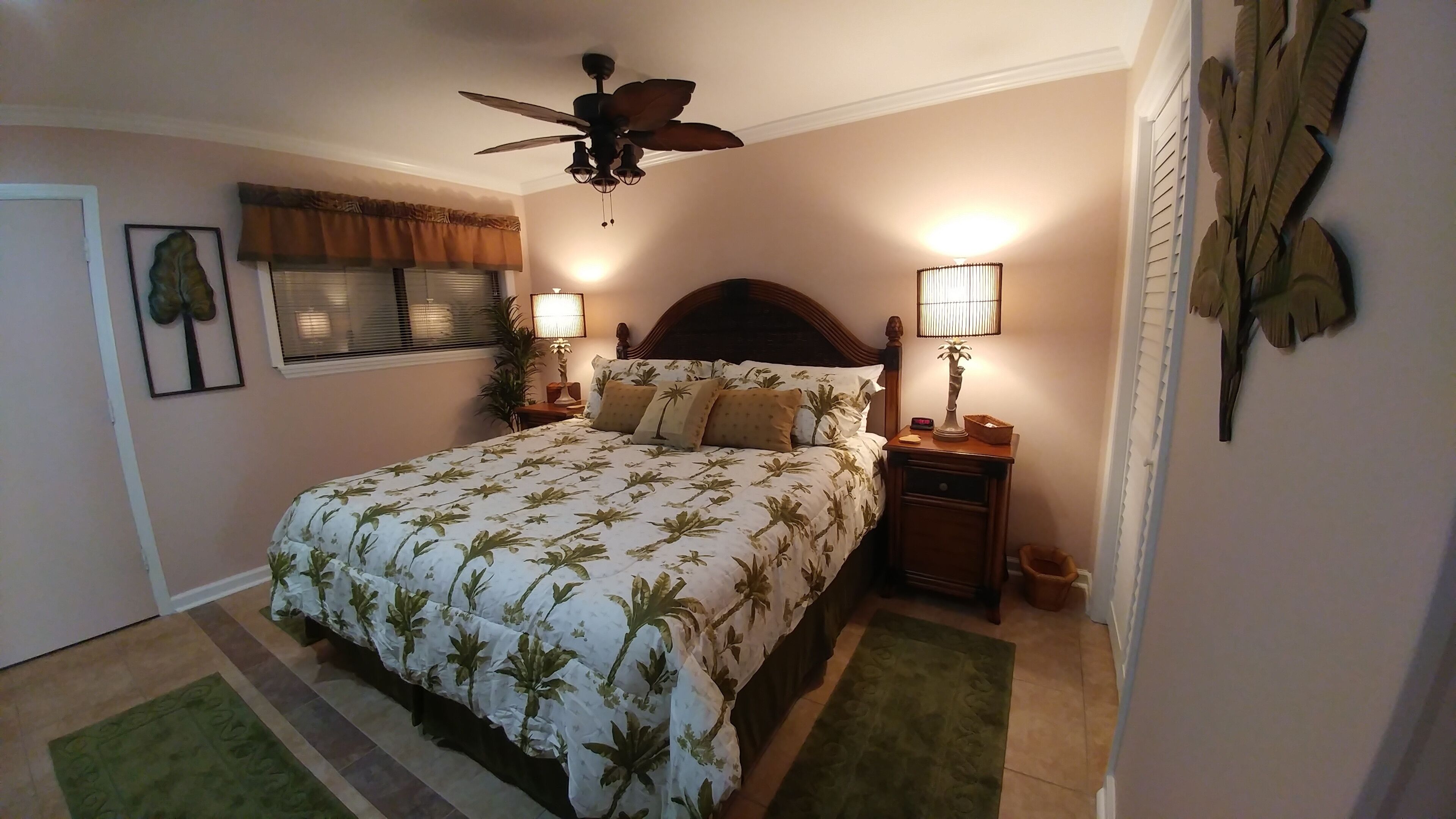 **DIRECT OCEANFRONT**AWESOME VIEW**2 SUMMER WKS OPEN....BOOK YOUR FALL STAY NOW*