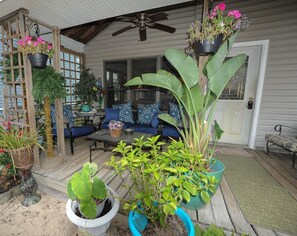 Terrace/patio - 3 BR Dog-Friendly located on the ground floor and just steps to the beach (Dewey Beach)