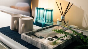 Gallery-Doppelzimmer, 1 Queen-Bett, Stadtblick | Schreibtisch, Verdunkelungsvorhänge, kostenloses WLAN, Bettwäsche
