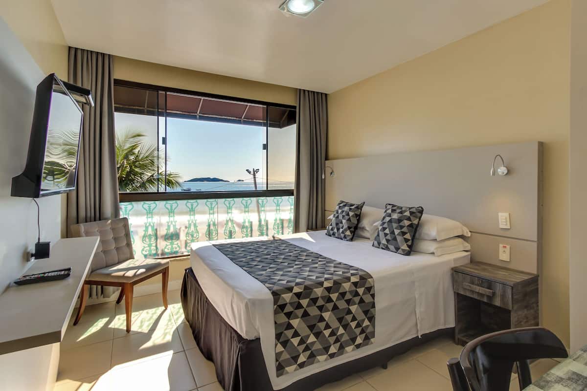 Appartamento Deluxe, 2 camere da letto, vista mare | Tende oscuranti, ferro/asse da stiro, Wi-Fi gratuito, lenzuola