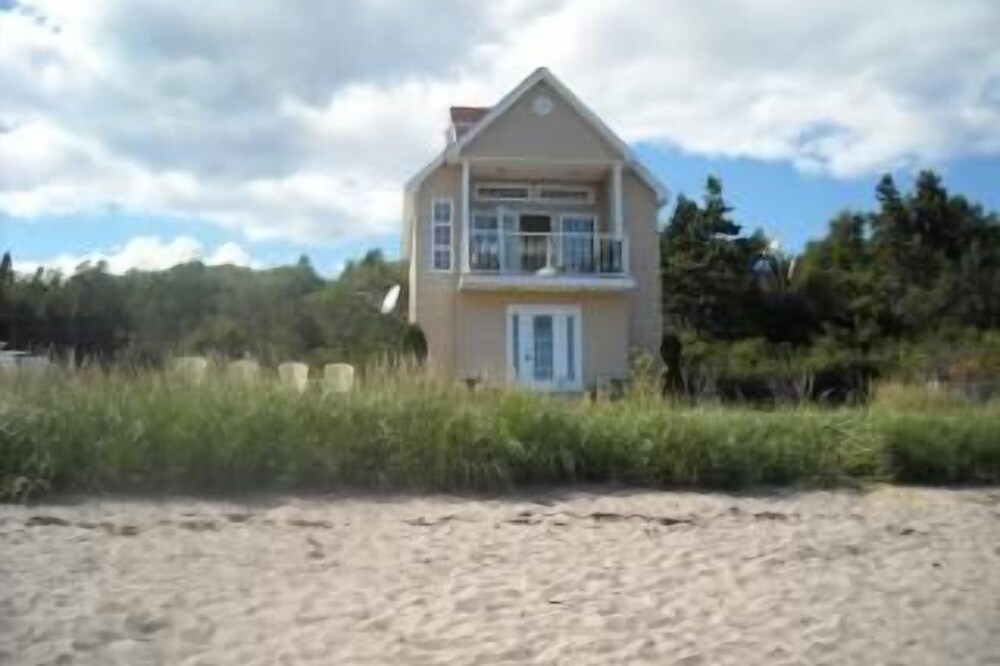 Beach House Little Dipper Harbour Oceanfront Retreat
